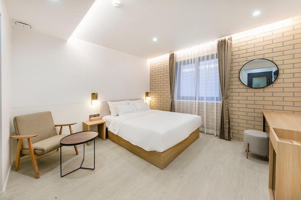 Hotel Yaja Gimhae Exteriör bild