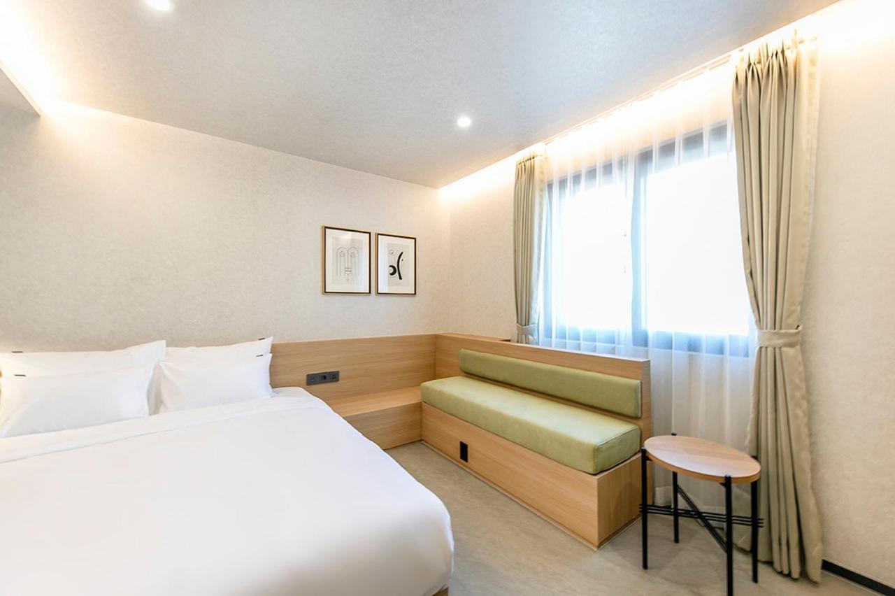 Hotel Yaja Gimhae Exteriör bild