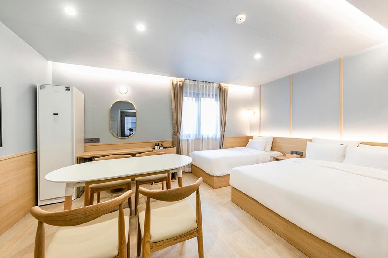 Hotel Yaja Gimhae Exteriör bild