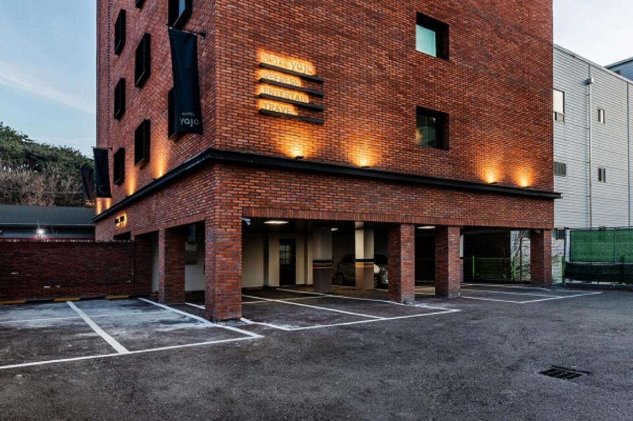 Hotel Yaja Gimhae Exteriör bild